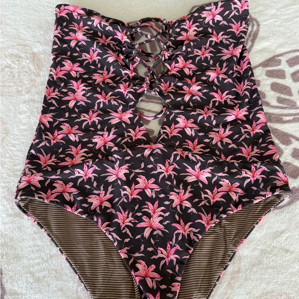 Acacia Bronx in Madonna